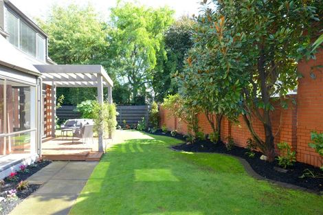 Photo of property in 10 Glenburn Place, Avonhead, Christchurch, 8042