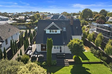Photo of property in 111 Saint Andrews Square, Strowan, Christchurch, 8052