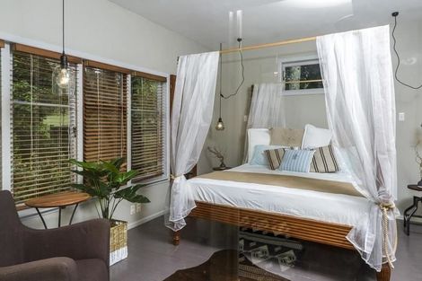 Photo of property in 34 Sandown Road, Rothesay Bay, Auckland, 0630