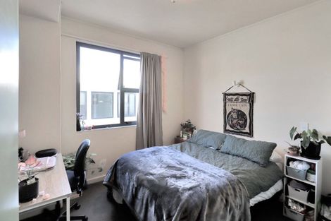 Photo of property in 17 Kent Terrace - Kent Apartments, 4b/16 Kent Terrace, Mount Victoria, Wellington, 6011