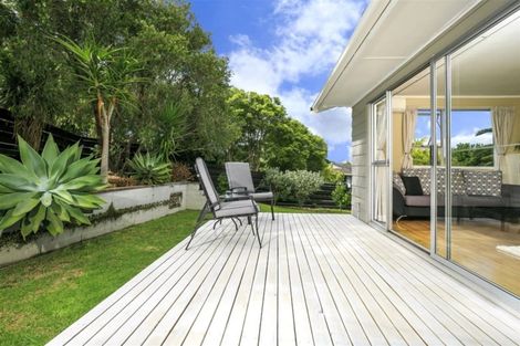 Photo of property in 33 Donovan Avenue, Massey, Auckland, 0614