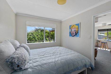 Photo of property in 4 Pio Pio Place, Waikanae Beach, Waikanae, 5036