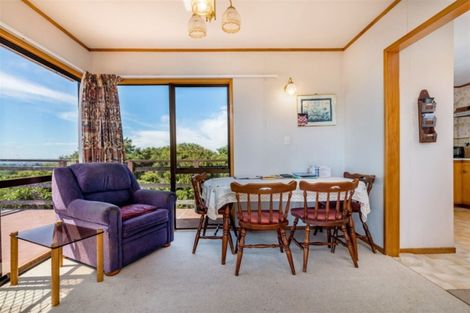 Photo of property in 1010 Scenic Drive North, Swanson, Auckland, 0816