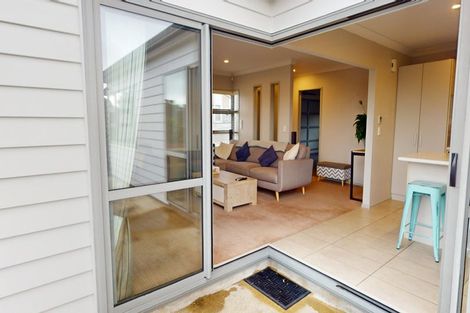 Photo of property in 2 Gennaker Lane, Whitby, Porirua, 5024