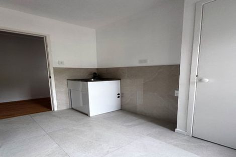 Photo of property in 8 Terrylyn Drive, Hillcrest, Auckland, 0627