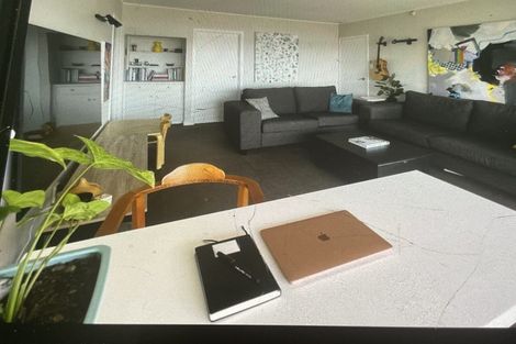 Photo of property in 1/29 Pupuke Road, Takapuna, Auckland, 0622