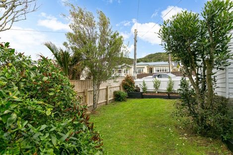 Photo of property in 47 Eden Street, Island Bay, Wellington, 6023