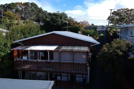 Photo of property in 21 Lake Road, Northcote, Auckland, 0627