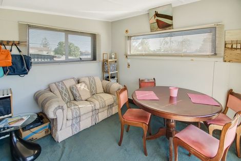 Photo of property in 28 Ngahina Street, Marton, 4710