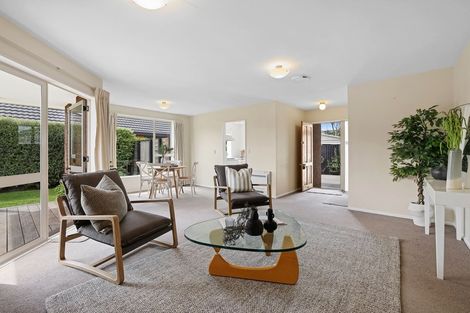 Photo of property in 2/23 Gamblins Road, Saint Martins, Christchurch, 8022