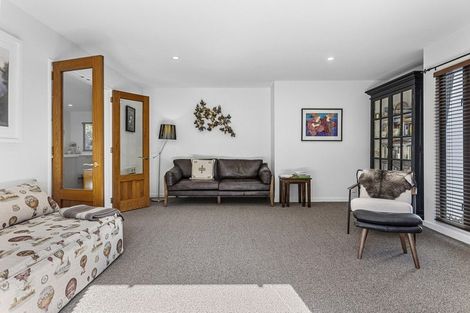 Photo of property in 34 Oakford Close, Riccarton, Christchurch, 8011