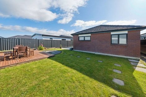 Photo of property in 17 Te Kaeaea Crescent, Wallaceville, Upper Hutt, 5018