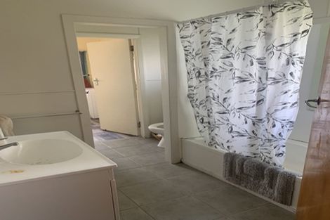 Photo of property in 11 Tawhiti Road, Hawera, 4610