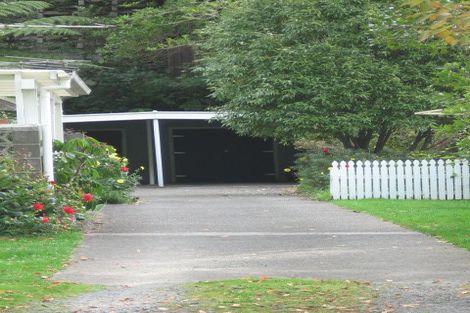 Photo of property in 2/110 Pinehaven Road, Pinehaven, Upper Hutt, 5019