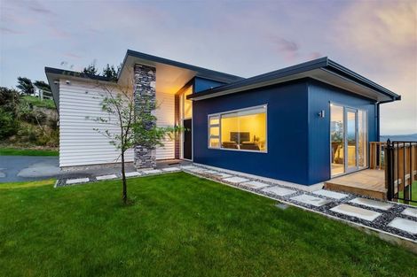 Photo of property in 20 Madeira Close, Whitby, Porirua, 5024