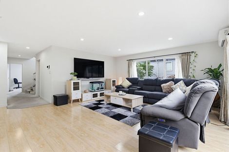 Photo of property in 21 San Prospero Crescent, Henderson, Auckland, 0612