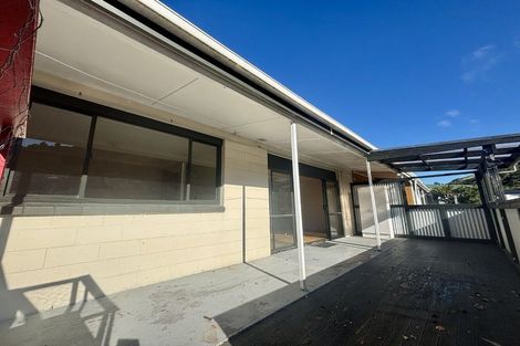 Photo of property in 2/1 Angle Street, Picton, 7220