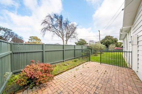 Photo of property in 17 Birdwood Road, Waterloo, Lower Hutt, 5011