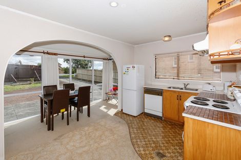 Photo of property in 170 Titirangi Road, New Lynn, Auckland, 0600