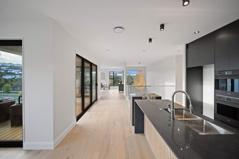 Photo of property in 128 Skulander Crescent, Orewa, 0931