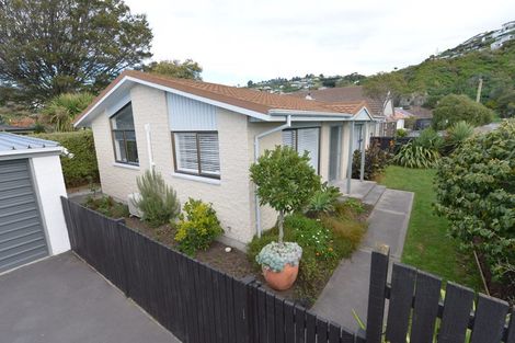 Photo of property in 11 Taupata Street, Redcliffs, Christchurch, 8081