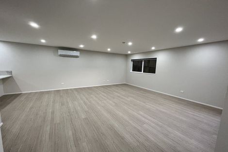 Photo of property in 28d Halberg Street, Glenfield, Auckland, 0629