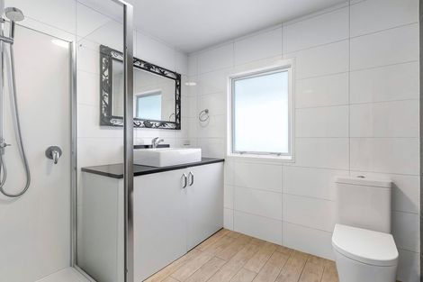 Photo of property in 55 Matipo Road, Te Atatu Peninsula, Auckland, 0610