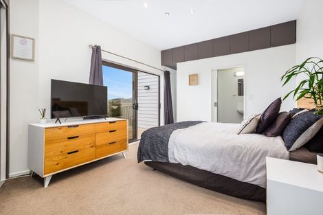 Photo of property in 4 Helm Place, Whitby, Porirua, 5024