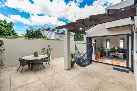 Photo of property in 7a Waterview Road, Favona, Auckland, 2024