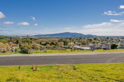 Photo of property in 10 Kakariki Grove, Waikanae, 5036