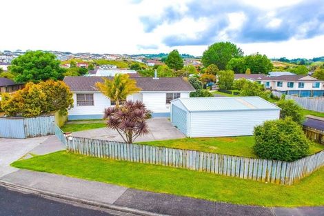 Photo of property in 14 Heathdale Crescent, Papakura, 2110