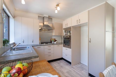 Photo of property in 85 Churton Drive, Churton Park, Wellington, 6037