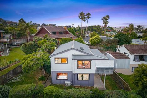 Photo of property in 58b William Bayes Place, Red Beach, 0932
