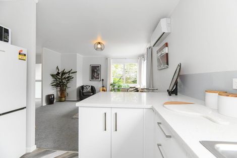 Photo of property in 23 Tawa Road, Te Atatu Peninsula, Auckland, 0610