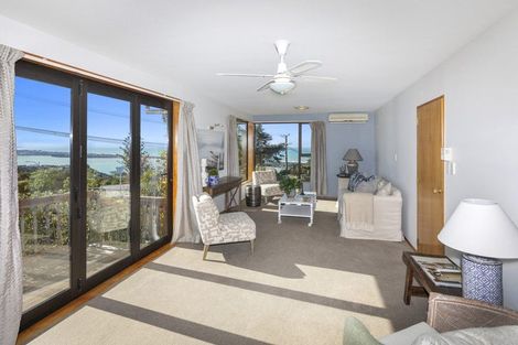 Photo of property in 127 Moncks Spur Road, Redcliffs, Christchurch, 8081