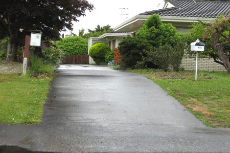 Photo of property in 2/143 Chichester Drive, Rosehill, Papakura, 2113