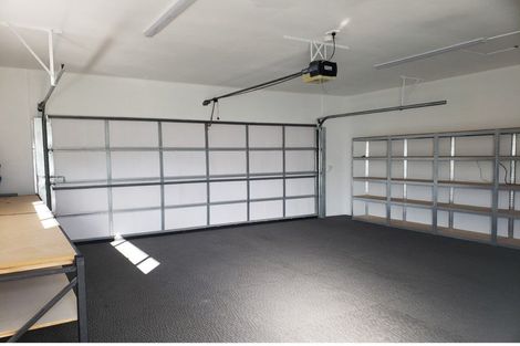 Photo of property in 18 Mcewen Crescent, Riverstone Terraces, Upper Hutt, 5018