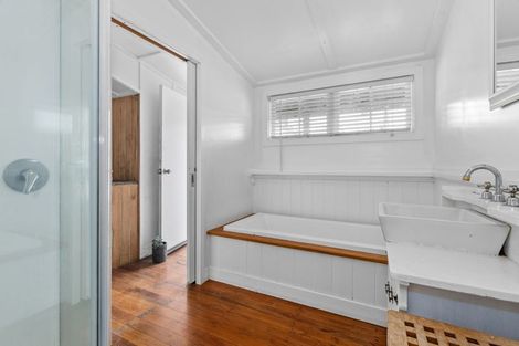 Photo of property in 1 Whimp Avenue, Onerahi, Whangarei, 0110