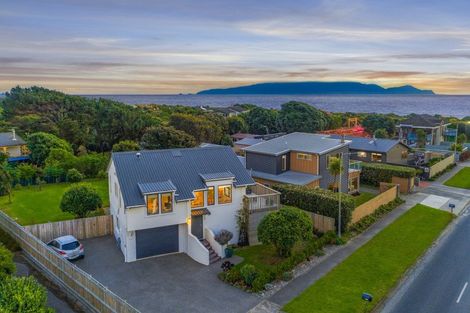 Photo of property in 279 Peka Peka Road, Peka Peka, Waikanae, 5391