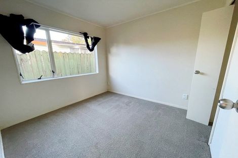 Photo of property in 10 Granville Drive, Massey, Auckland, 0614