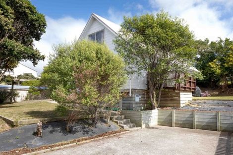 Photo of property in 20a Levant Street, Cannons Creek, Porirua, 5024