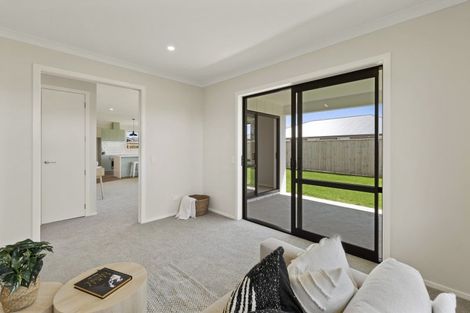 Photo of property in 10 Oak Place, Levin, 5510