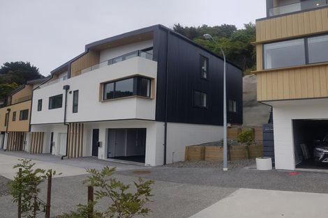 Photo of property in 117 Tiketike Way, Brooklyn, Wellington, 6021