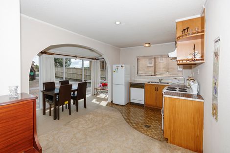 Photo of property in 170 Titirangi Road, New Lynn, Auckland, 0600