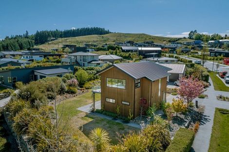 Photo of property in 9 Kirimoko Crescent, Wanaka, 9305
