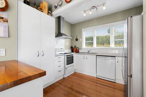 Photo of property in 72 Aorangi Road, Bryndwr, Christchurch, 8053