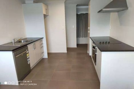 Photo of property in 1/2 Swan Hill Drive, Glen Eden, Auckland, 0602