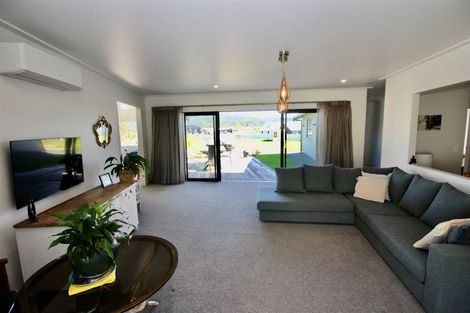 Photo of property in 70 Leeward Drive, Whitianga, 3510