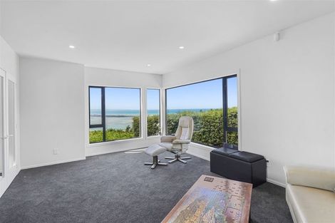 Photo of property in 2/11 Belleview Terrace, Mount Pleasant, Christchurch, 8081