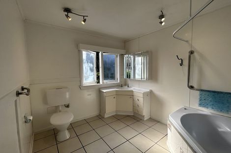 Photo of property in 178 Waimumu Road, Massey, Auckland, 0614